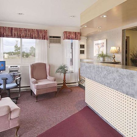 Готель Ramada Limited Довсон-Крік Інтер'єр фото